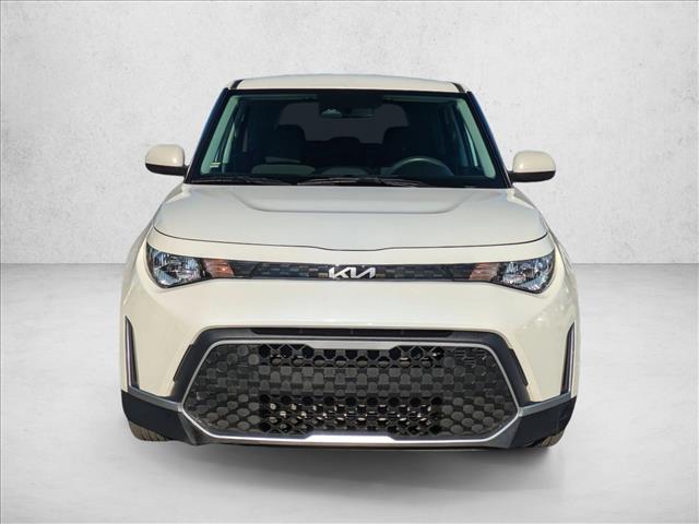 2024 Kia Soul LX photo 2