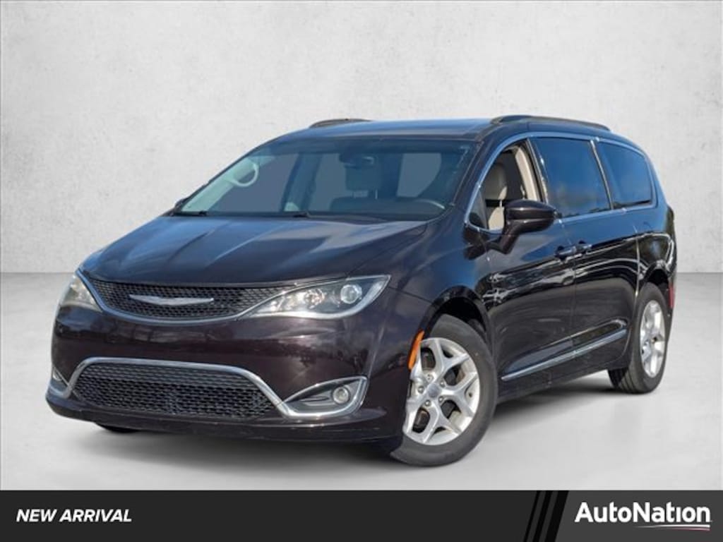 Used 2017 Chrysler Pacifica Touring-L Van