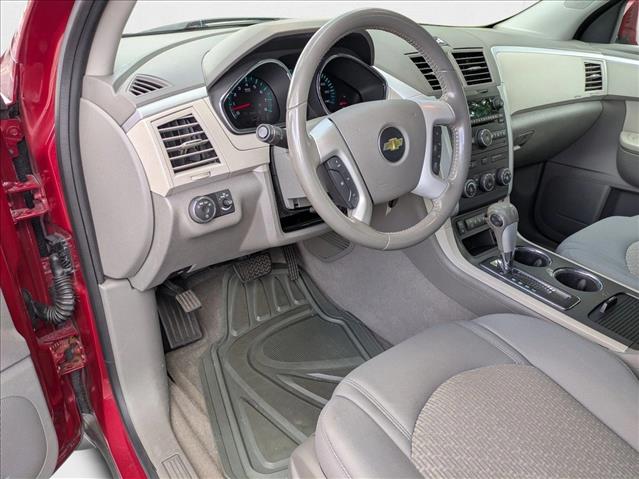 2012 Chevrolet Traverse 1LT photo 4