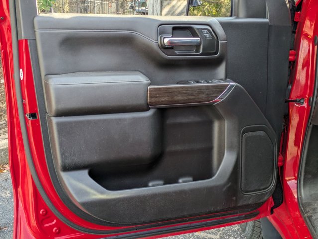 2022 Chevrolet Silverado 1500 LT photo 2