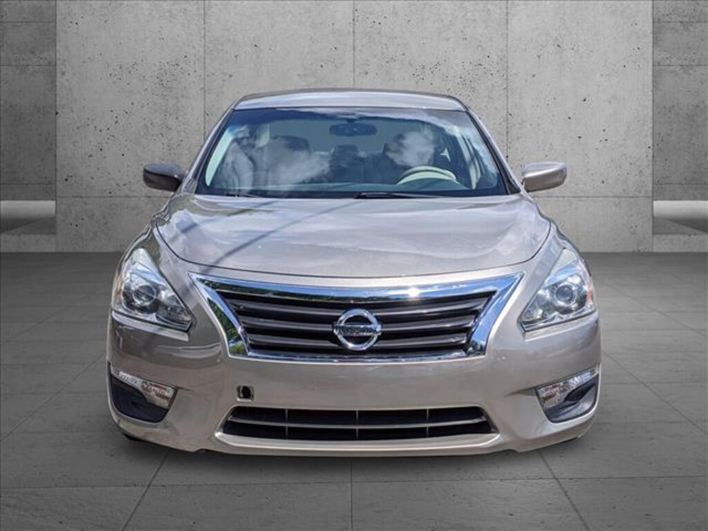 Used 2013 Nissan Altima 2.5 SV Sedan