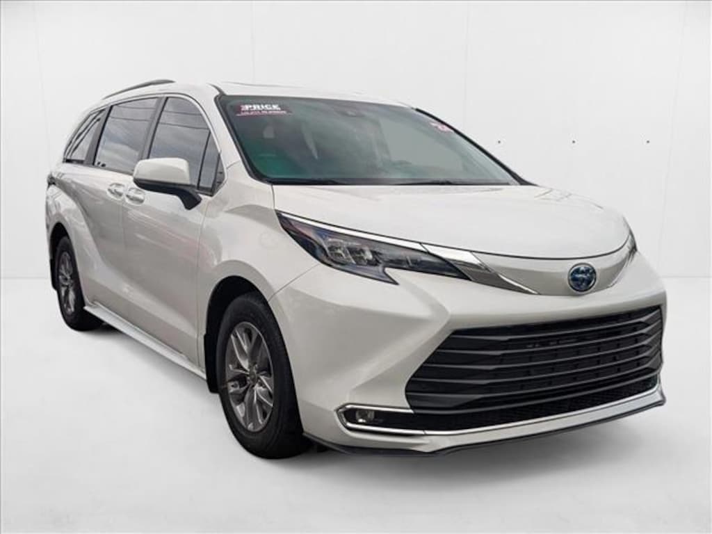 Used 2024 Toyota Sienna XLE Van Passenger Van