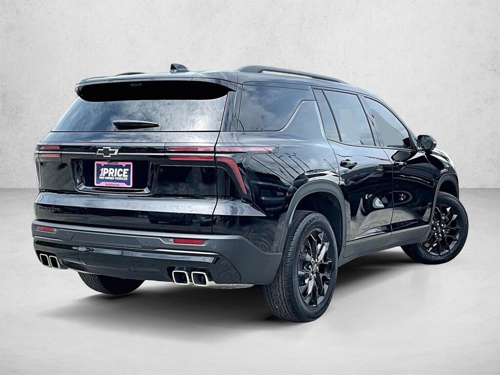 Used 2026 Chevrolet Traverse FWD LT SUV