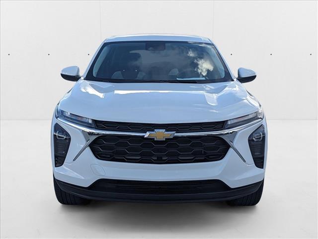 2024 Chevrolet Trax LS photo 2