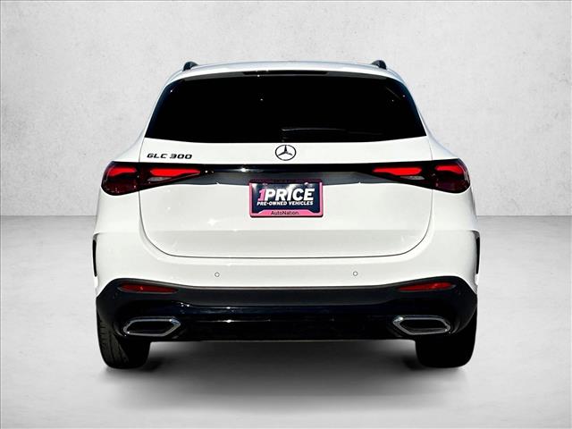 2025 Mercedes Benz GLC 300 photo 4