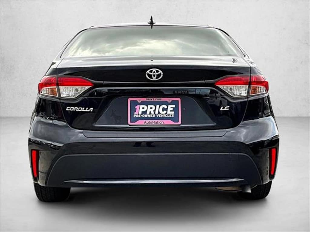 Used 2022 Toyota Corolla LE Sedan