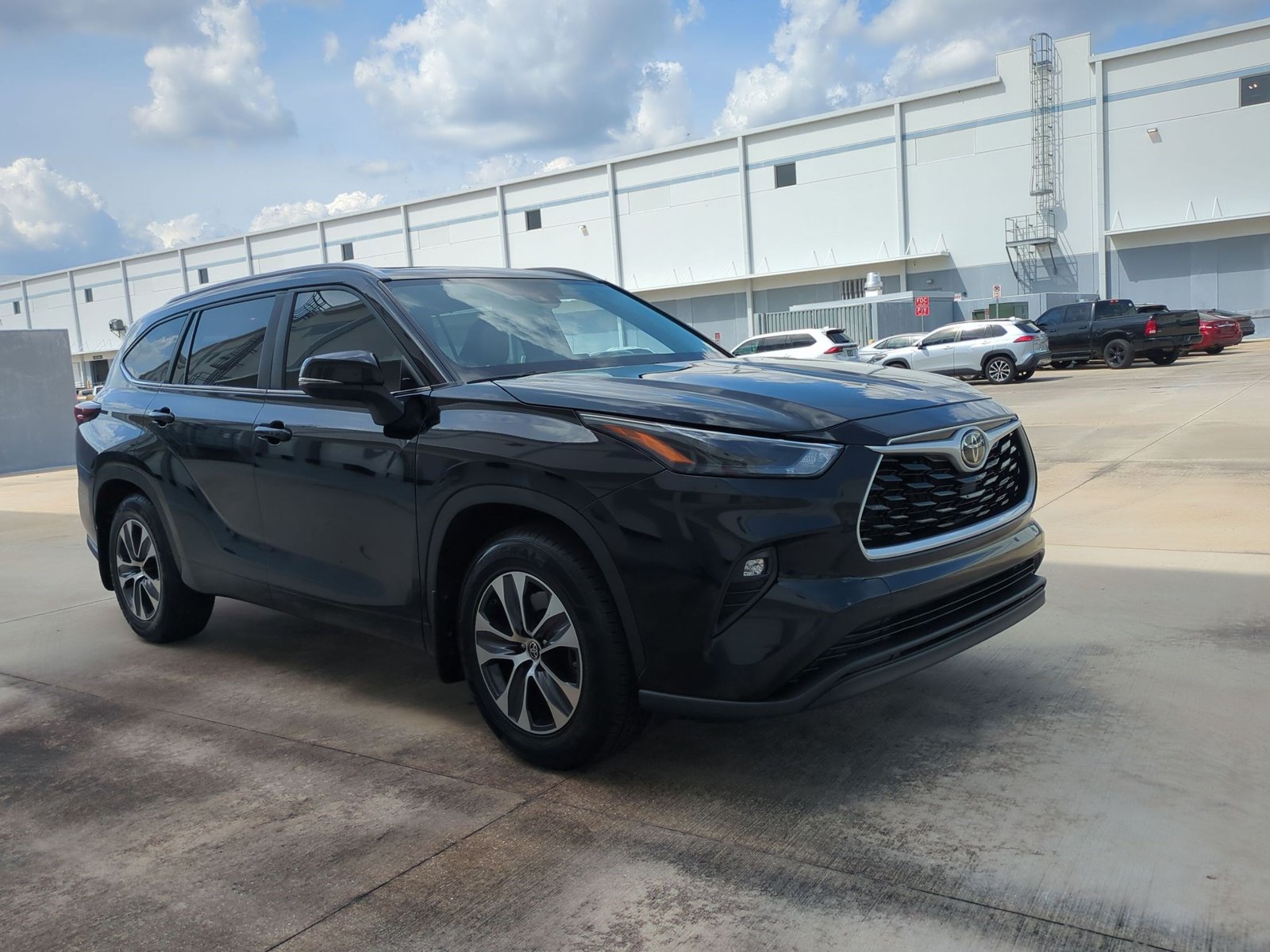 Used 2024 Toyota Highlander XLE SUV