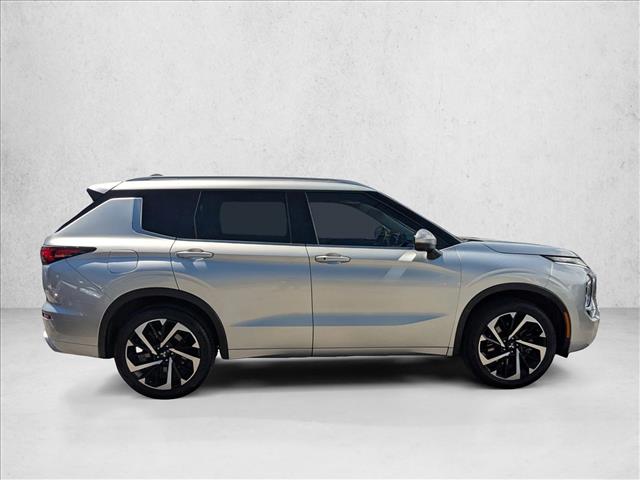 2022 Mitsubishi Outlander SEL photo 4