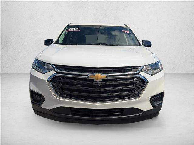 2019 Chevrolet Traverse LS photo 2