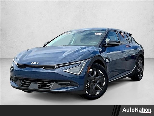 2025 Kia EV6 Light