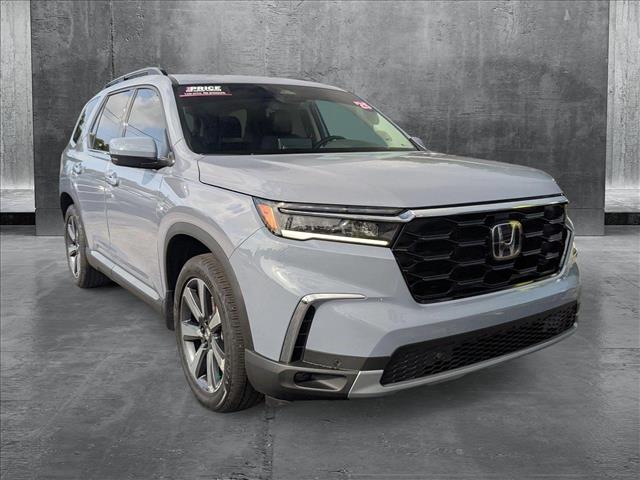 2025 Honda Pilot Touring photo 3