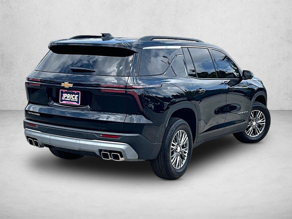 Used 2026 Chevrolet Traverse FWD LT SUV
