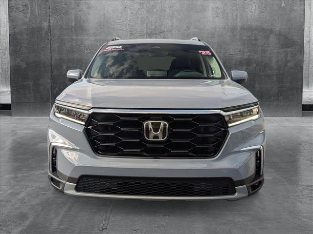 2025 Honda Pilot Touring photo 2