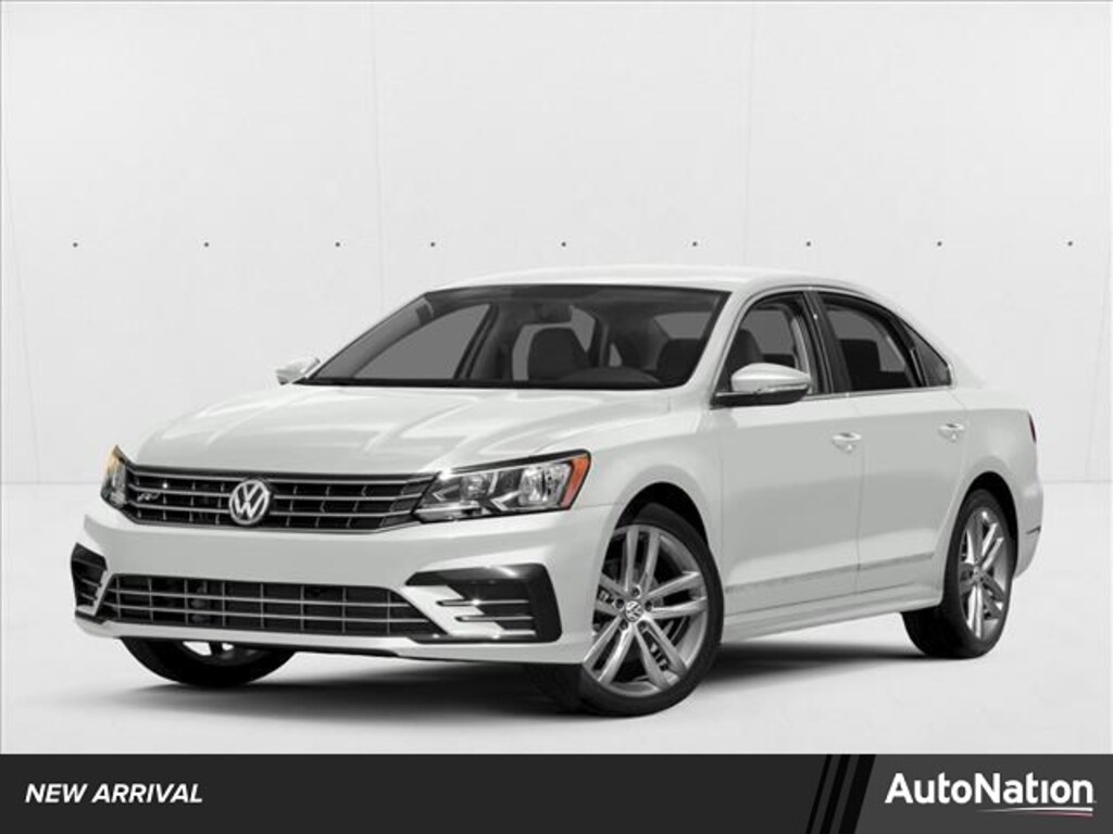 Used 2017 Volkswagen Passat R-Line w/Comfort Pkg Sedan