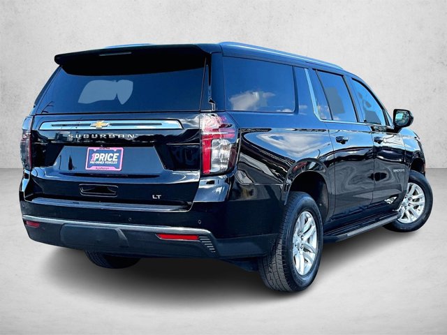 2023 Chevrolet Suburban LT photo 2