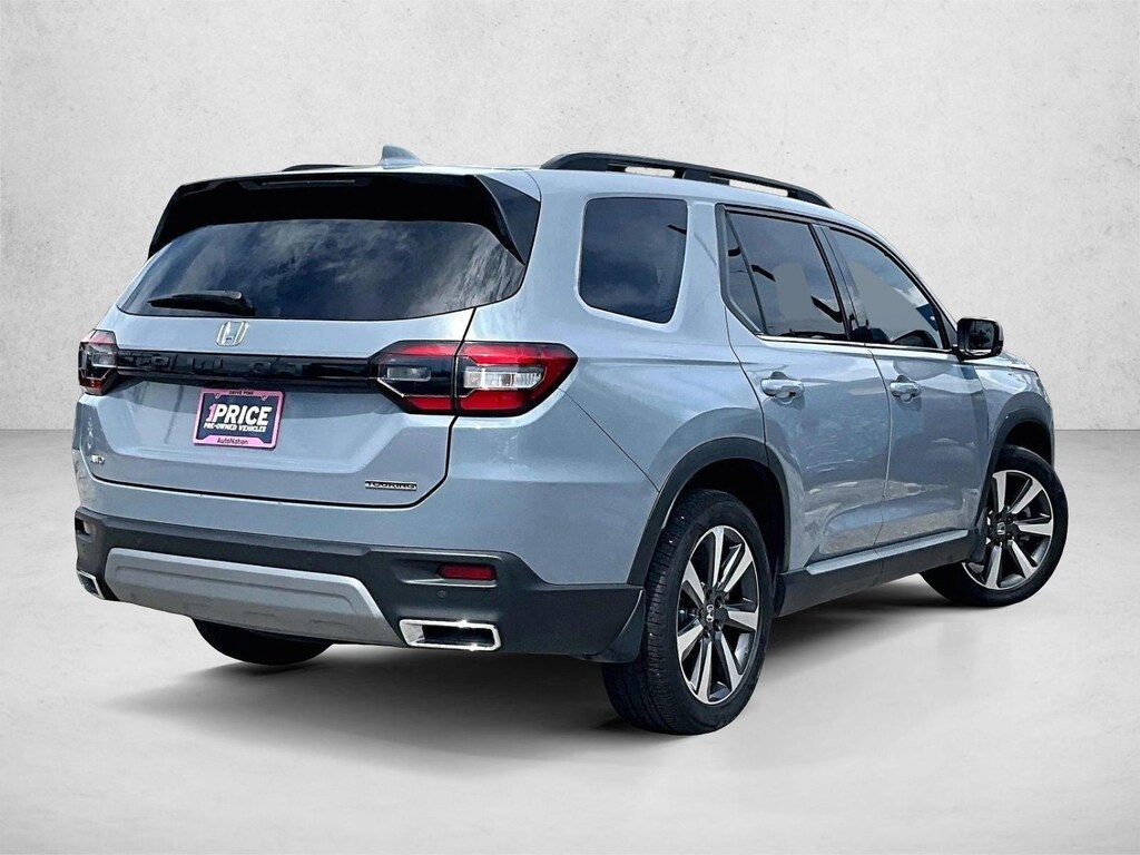 Used 2025 Honda Pilot Touring SUV