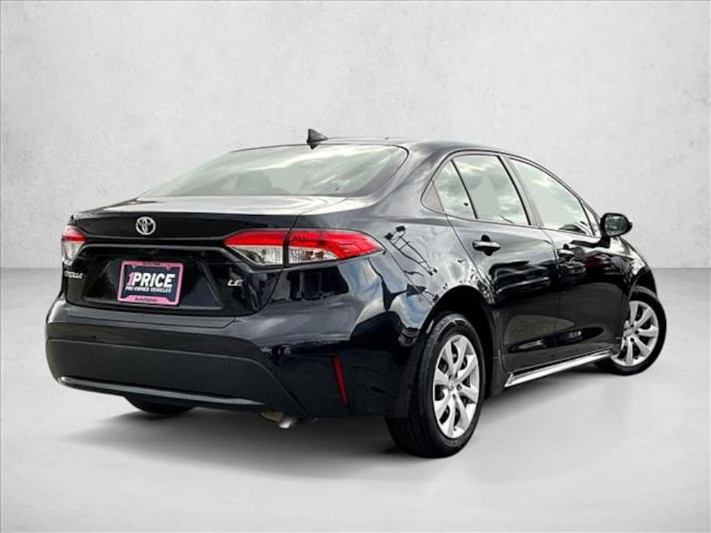 Used 2022 Toyota Corolla LE Sedan