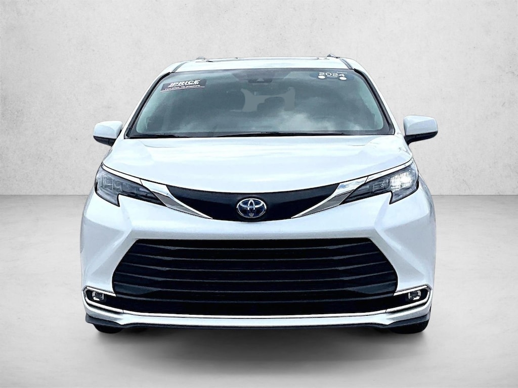 Used 2024 Toyota Sienna XLE Van Passenger Van