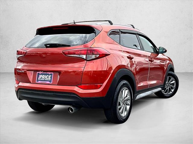 2017 Hyundai Tucson SE photo 2