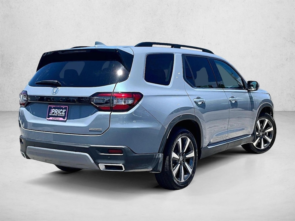 Used 2025 Honda Pilot Touring SUV