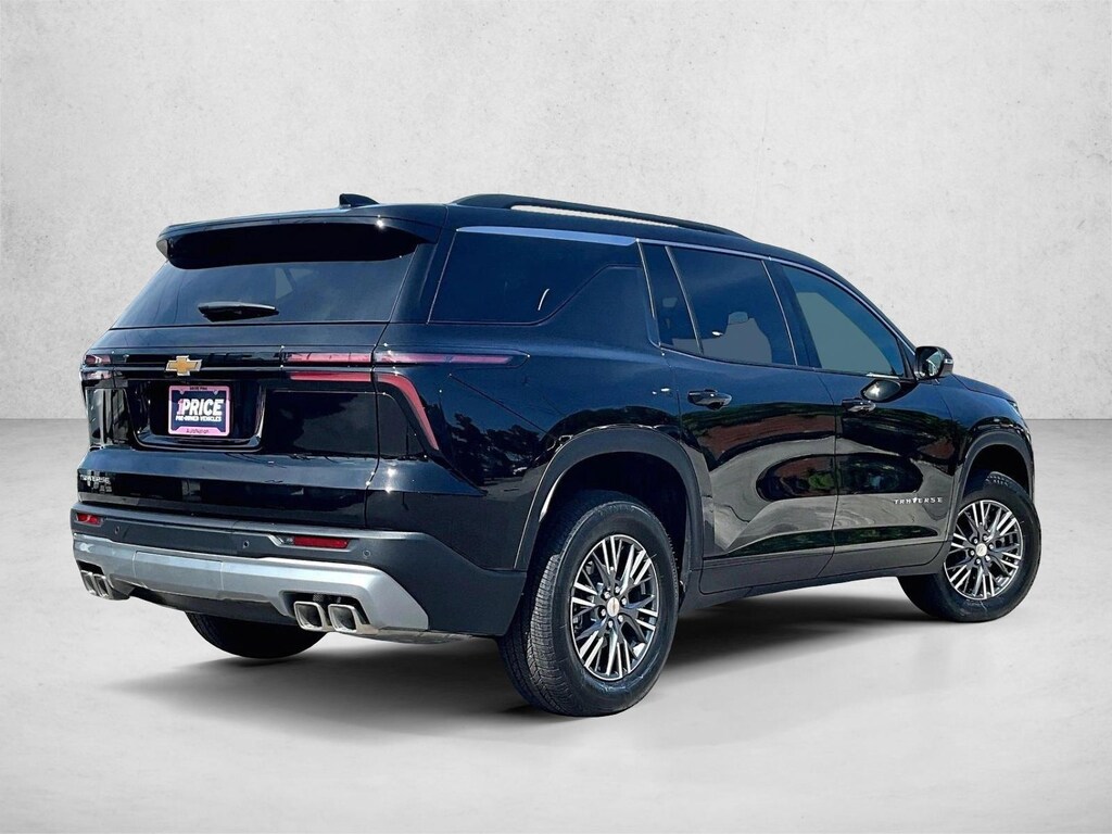 Used 2026 Chevrolet Traverse FWD LT SUV