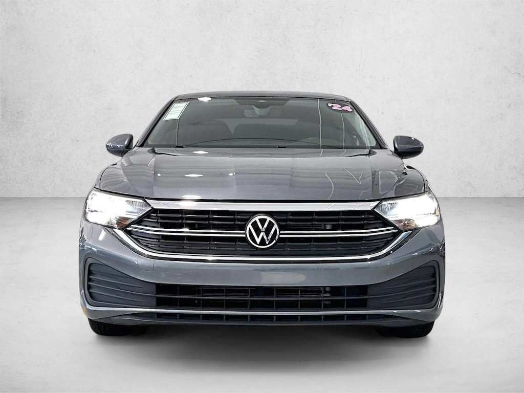 Used 2024 Volkswagen Jetta SE Sedan