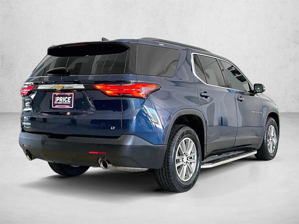 Used 2023 Chevrolet Traverse LT Cloth SUV