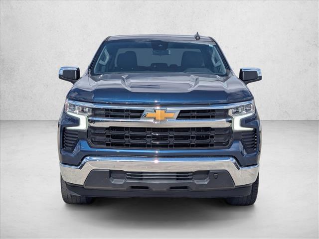 2022 Chevrolet Silverado 1500 LT photo 2