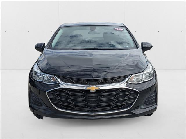 2019 Chevrolet Cruze LS photo 2