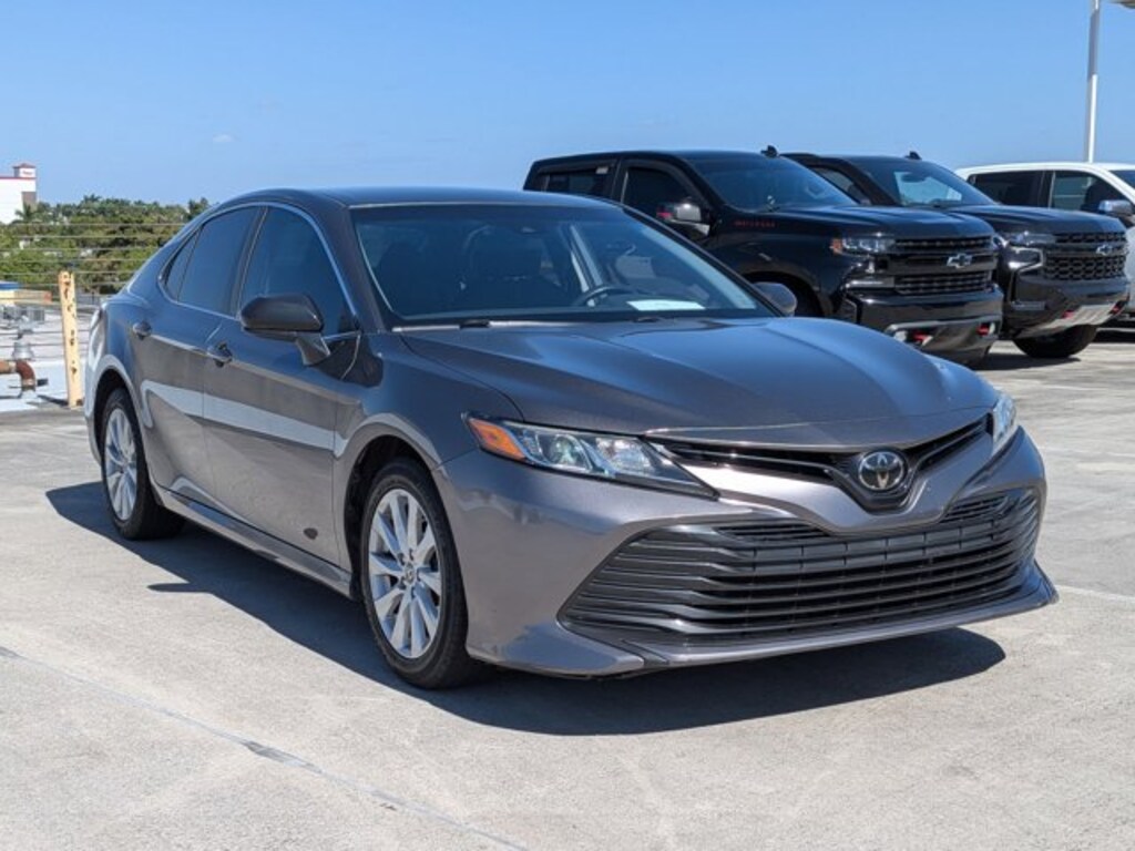 Used 2018 Toyota Camry LE Sedan