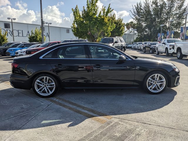 2023 Audi A4 S line Quattro Premium Plus photo 4
