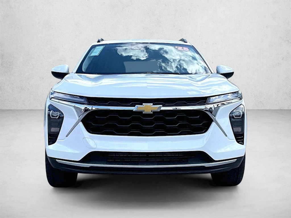 Used 2025 Chevrolet Trax LT SUV