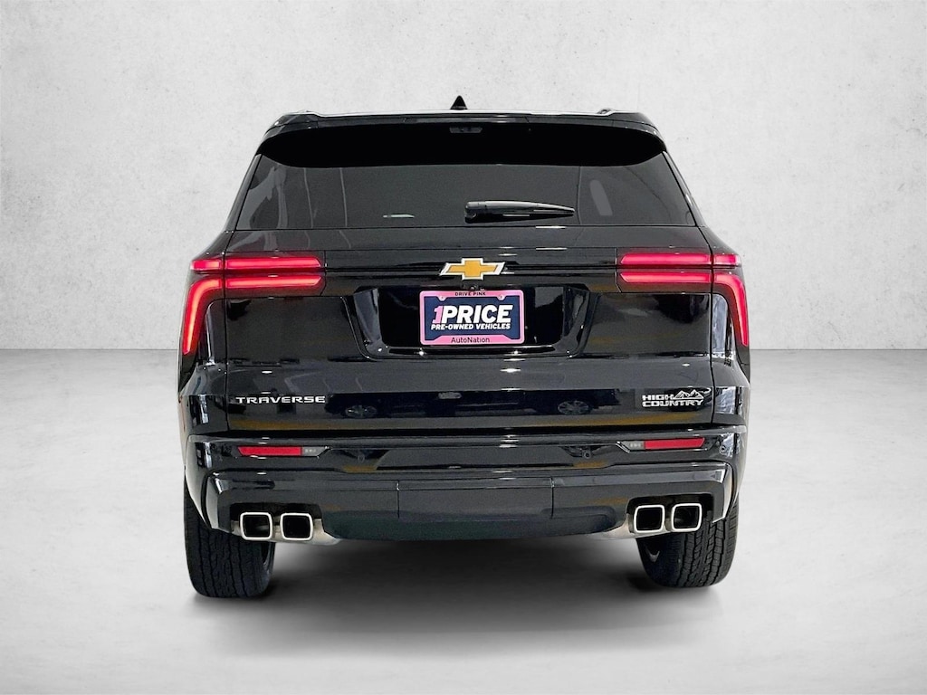 Used 2025 Chevrolet Traverse FWD High Country SUV
