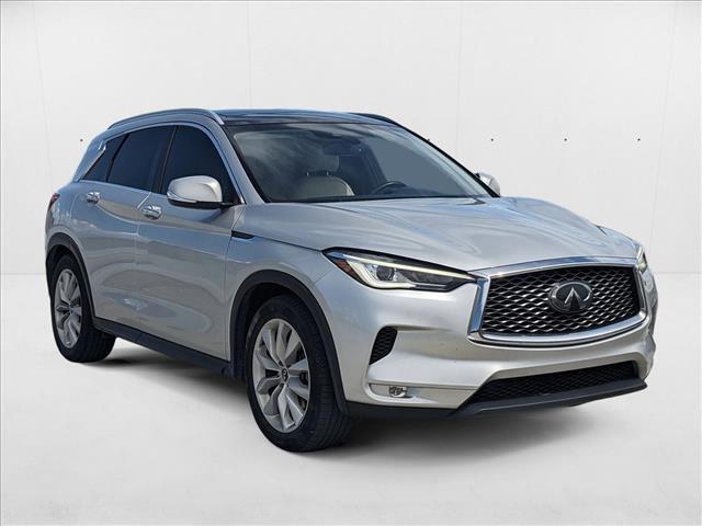 2019 Infiniti QX50 Luxe photo 3