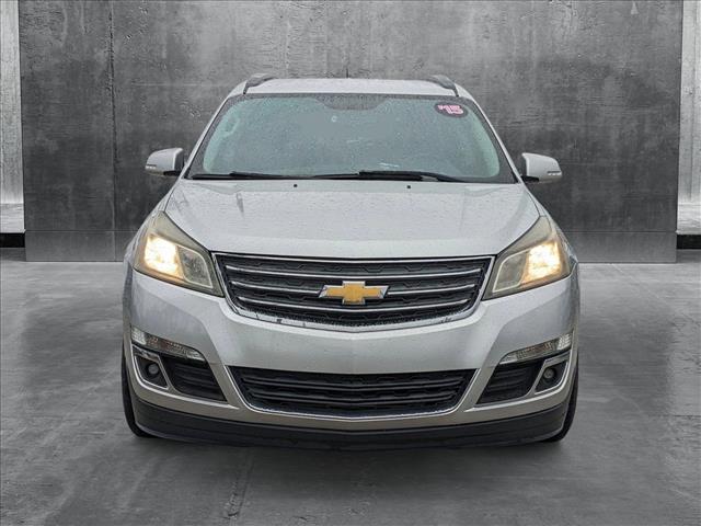 2015 Chevrolet Traverse 1LT photo 2
