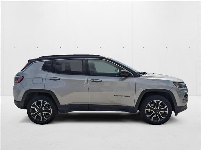 2023 Jeep Compass Limited photo 4