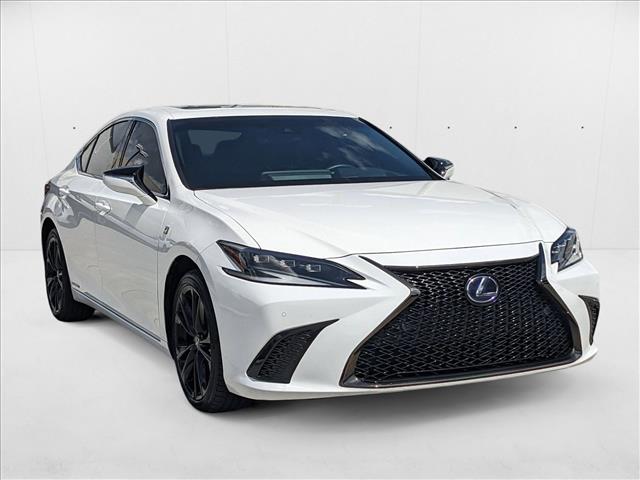 2022 Lexus ES 300h F SPORT photo 3