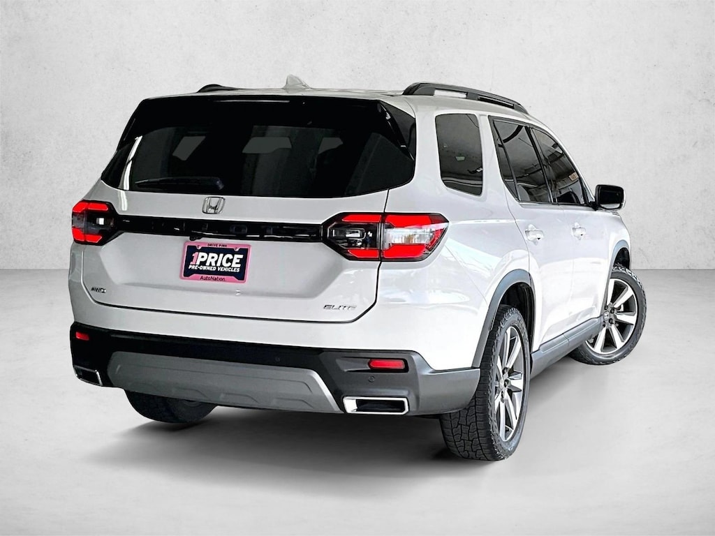 Used 2023 Honda Pilot Elite SUV