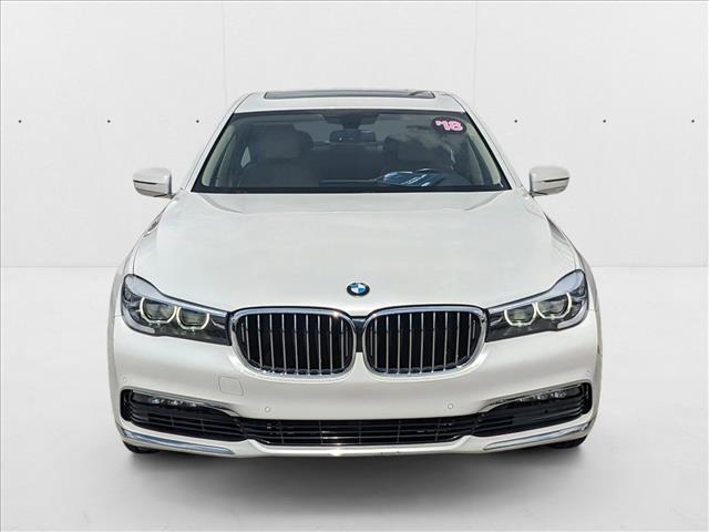 2018 Bmw 740i Sedan photo 2