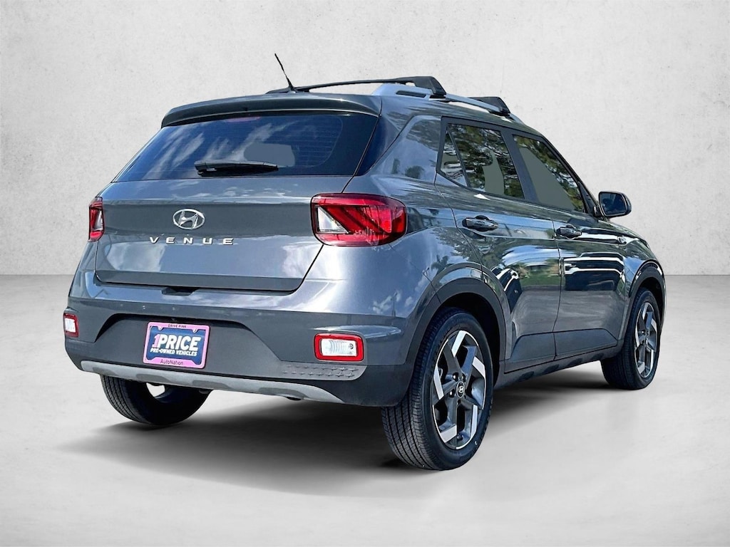 Used 2024 Hyundai Venue SEL SUV