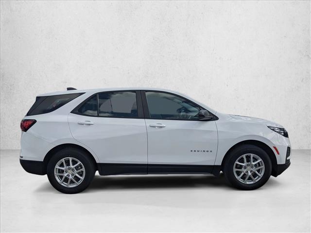 2023 Chevrolet Equinox LS photo 4