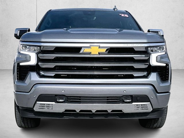 2025 Chevrolet Silverado 1500 High Country photo 3