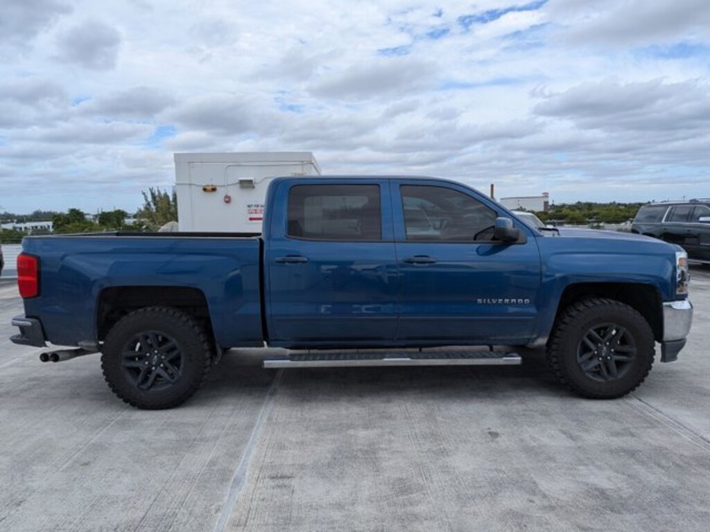 Used 2018 Chevrolet Silverado 1500 LT Truck Crew Cab