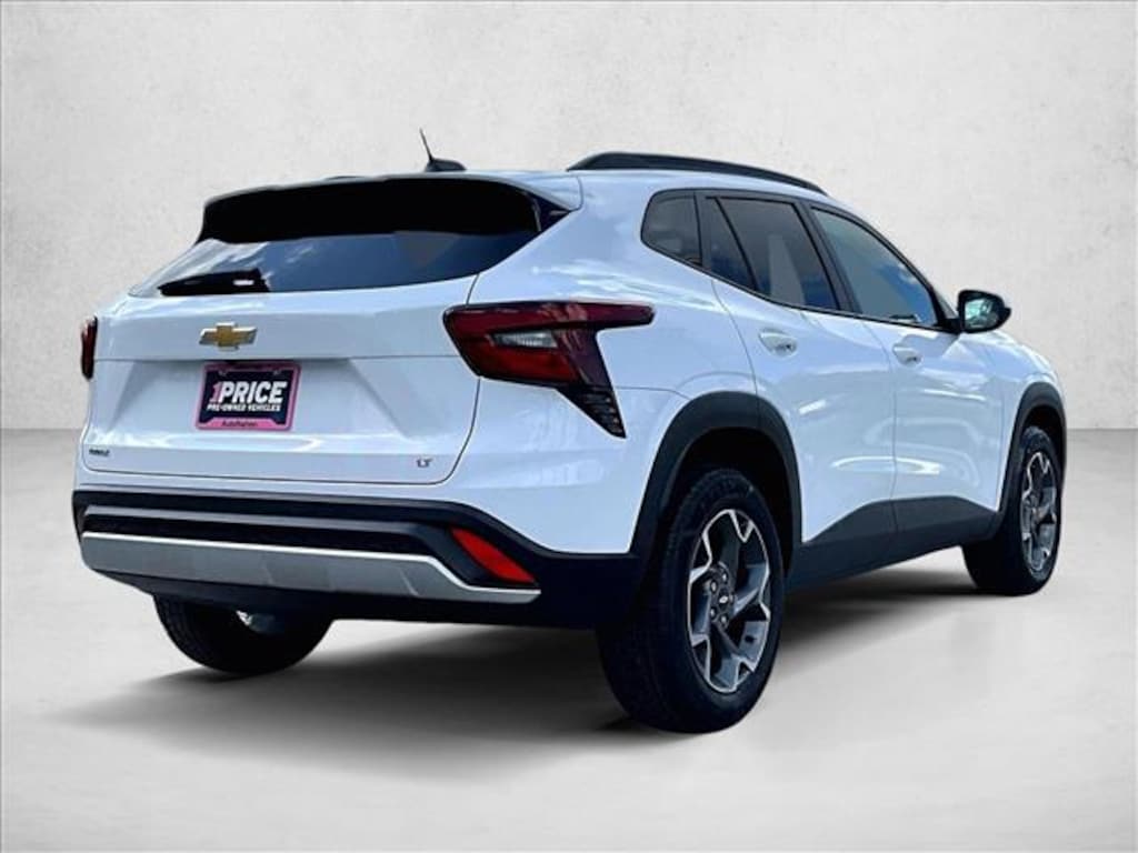 Used 2025 Chevrolet Trax LT SUV