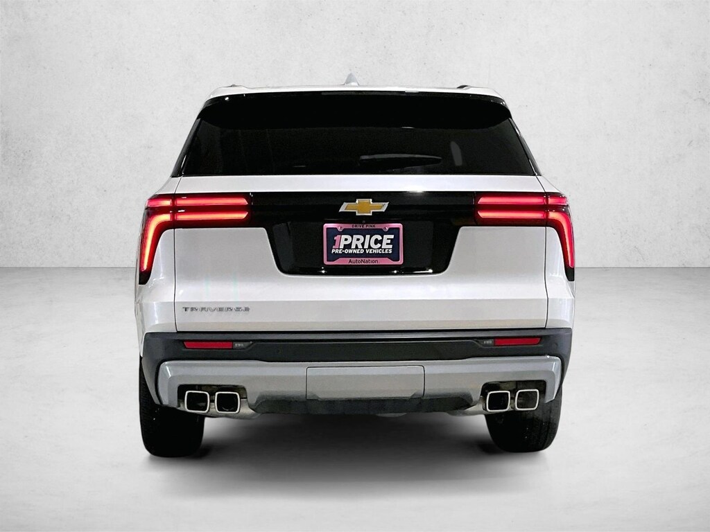 Used 2025 Chevrolet Traverse FWD LT SUV