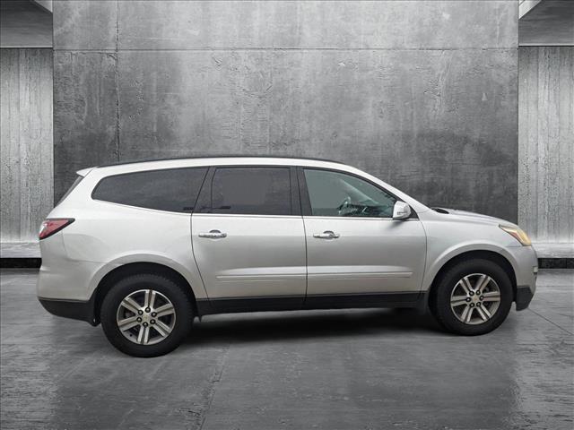 2015 Chevrolet Traverse 1LT photo 4