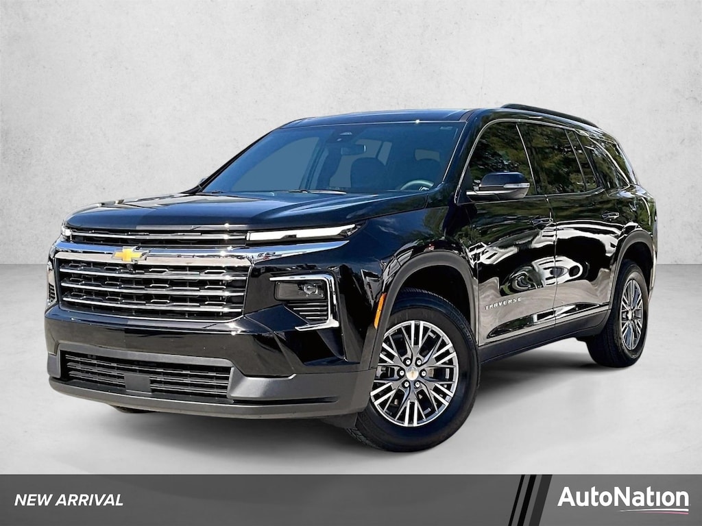 Used 2025 Chevrolet Traverse FWD LT SUV