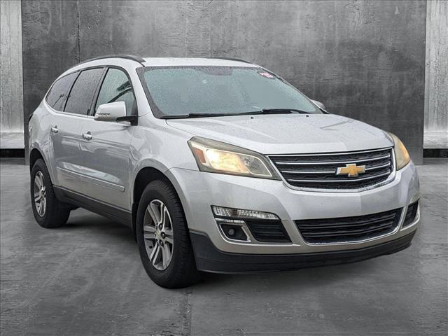 2015 Chevrolet Traverse 1LT photo 3
