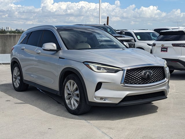 2019 Infiniti QX50 Luxe photo 3
