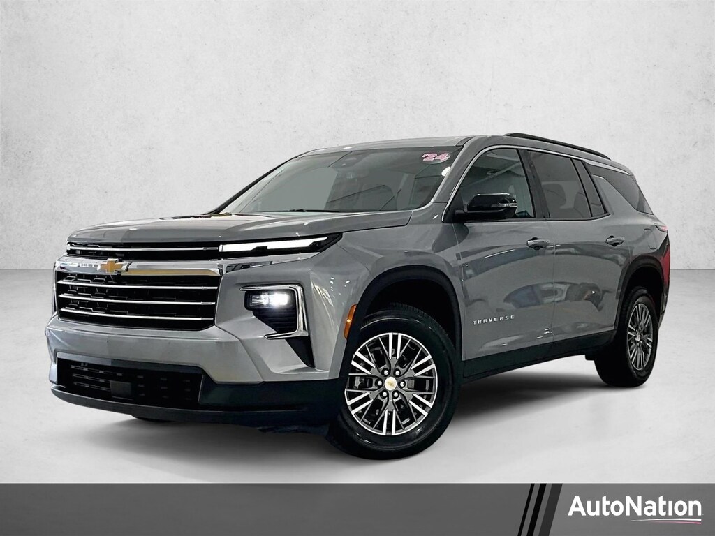 Used 2024 Chevrolet Traverse FWD LT SUV